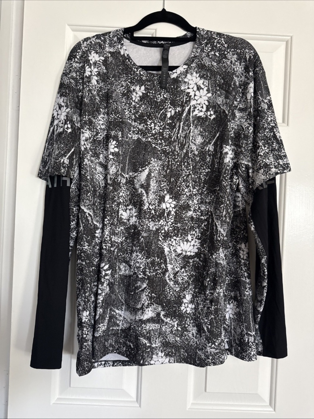 Lululemon Men’s Explicit Content Long Sleeve Shirt Reflective XL